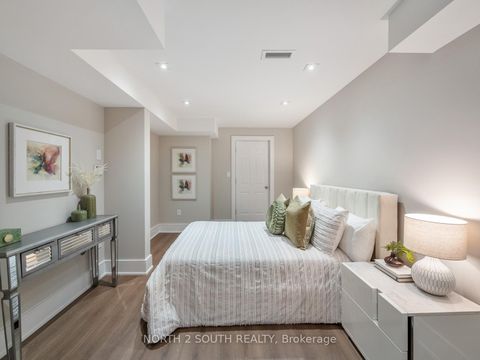 Photo 42 at 36 Kylemount Court, Patterson, Vaughan