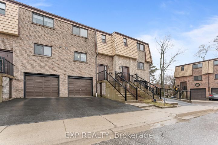Photo 2 at 46 - 1512 Sixth Line, CP College Park, Oakville
