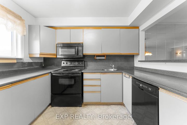 Photo 10 at 46 - 1512 Sixth Line, CP College Park, Oakville