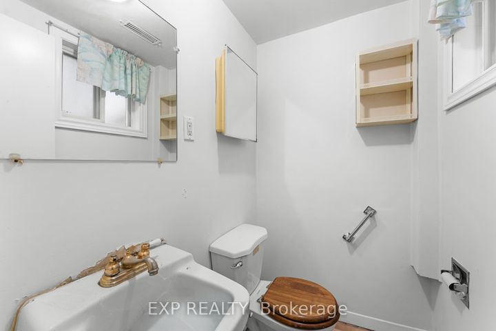 Photo 32 at 46 - 1512 Sixth Line, CP College Park, Oakville