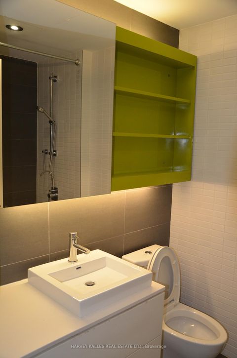 Photo 2 at 526 - 47 Lower River Street, Moss Park, Toronto