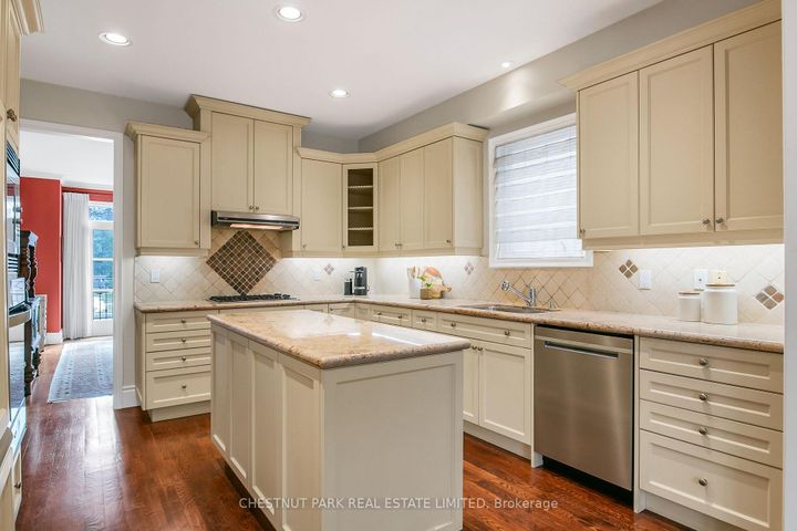 Photo 23 at 552 Melrose Avenue, Nortown, Toronto