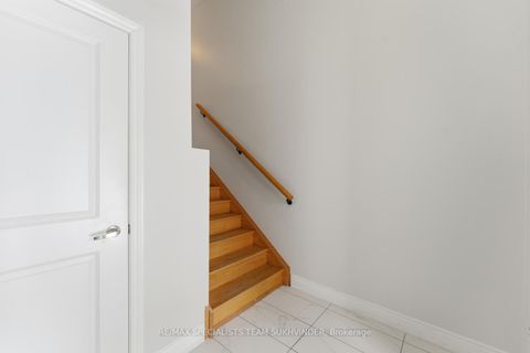 Photo 5 at 8 Tarmola Park Court, Humber Summit, Toronto