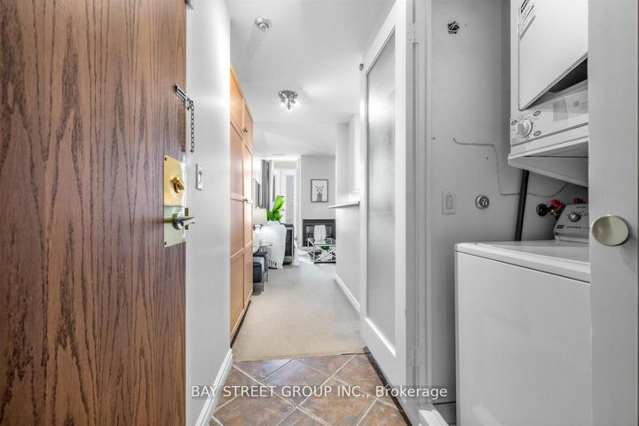 Photo 4 at 502 - 135 Maitland Street, Yonge Corridor, Toronto