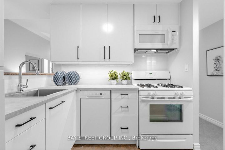 Photo 15 at 502 - 135 Maitland Street, Yonge Corridor, Toronto