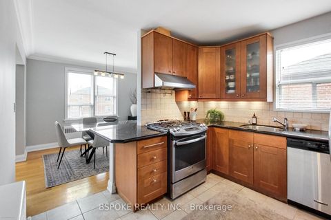 Photo 7 at 3 - 7 Warwick Avenue, Cedarvale, Toronto