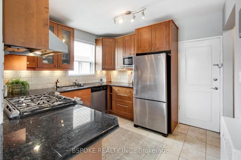 Photo 9 at 3 - 7 Warwick Avenue, Cedarvale, Toronto