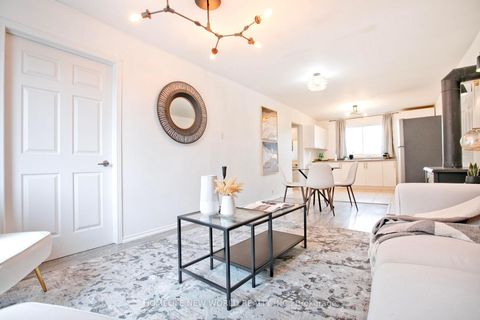 Photo 3 at 579 Lake Drive S, Keswick South, Georgina