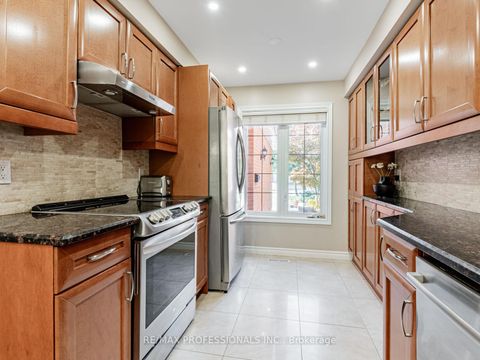 Photo 8 at 125 Kersey Crescent, North Richvale, Richmond Hill