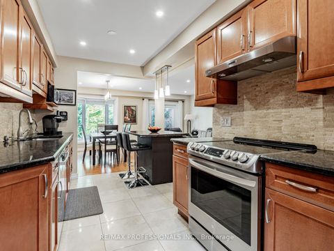 Photo 9 at 125 Kersey Crescent, North Richvale, Richmond Hill