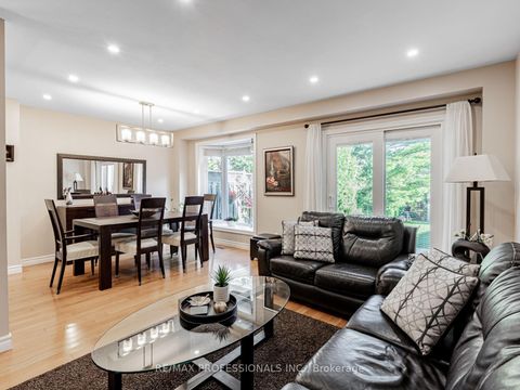 Photo 17 at 125 Kersey Crescent, North Richvale, Richmond Hill