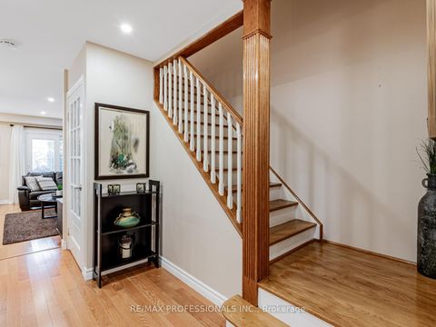 Photo 20 at 125 Kersey Crescent, North Richvale, Richmond Hill