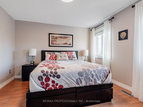 Photo 22 at 125 Kersey Crescent, North Richvale, Richmond Hill