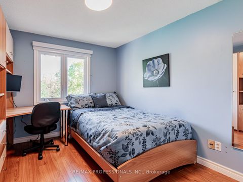 Photo 26 at 125 Kersey Crescent, North Richvale, Richmond Hill