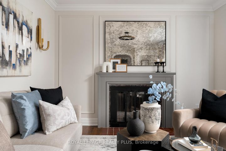 Photo 2 at 2184 Guthrie Lane, Lakeview, Mississauga