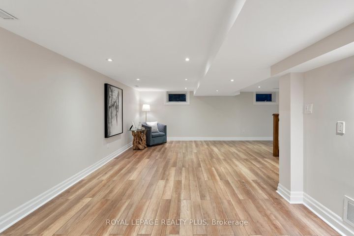 Photo 36 at 2184 Guthrie Lane, Lakeview, Mississauga