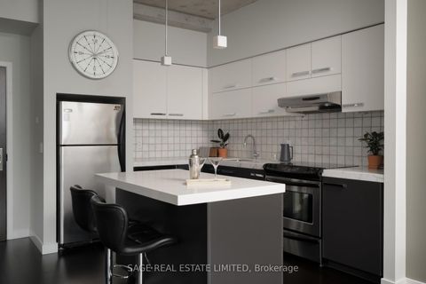 Photo 6 at 1301 - 552 Wellington Street W, Waterfront Communities C1, Toronto