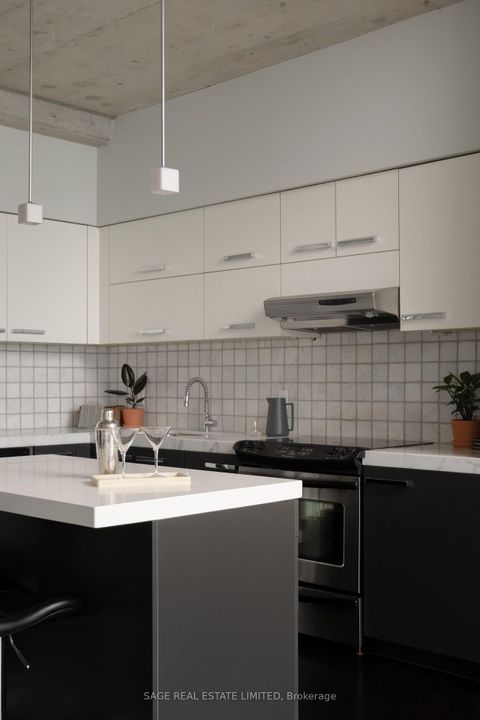 Photo 7 at 1301 - 552 Wellington Street W, Waterfront Communities C1, Toronto