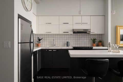 Photo 8 at 1301 - 552 Wellington Street W, Waterfront Communities C1, Toronto