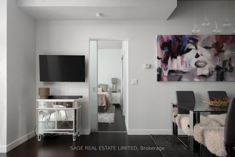 Photo 10 at 1301 - 552 Wellington Street W, Waterfront Communities C1, Toronto