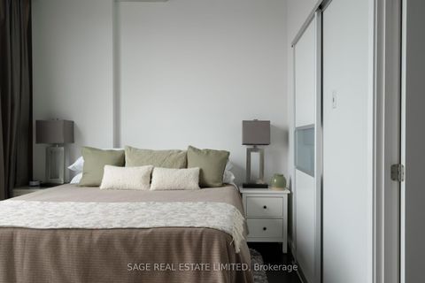 Photo 14 at 1301 - 552 Wellington Street W, Waterfront Communities C1, Toronto