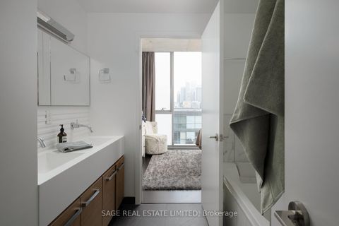 Photo 15 at 1301 - 552 Wellington Street W, Waterfront Communities C1, Toronto