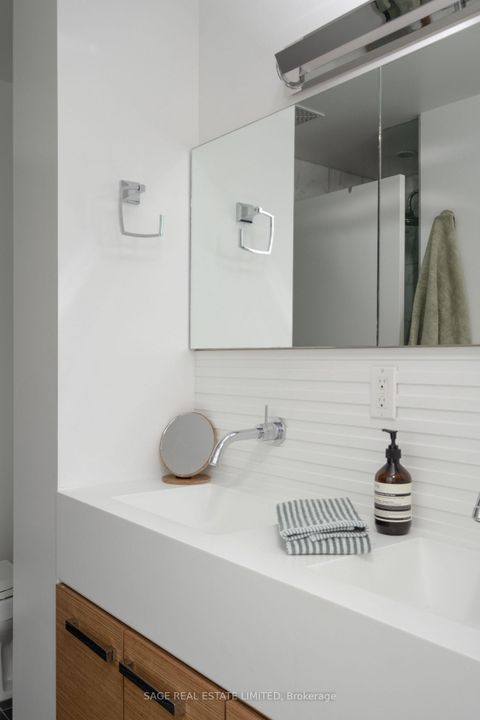 Photo 16 at 1301 - 552 Wellington Street W, Waterfront Communities C1, Toronto