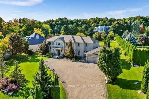 Photo 2 at 16 DEW DROP Court, Rural Vaughan, Vaughan