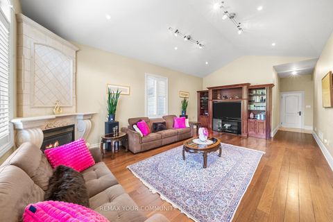 Photo 18 at 16 DEW DROP Court, Rural Vaughan, Vaughan