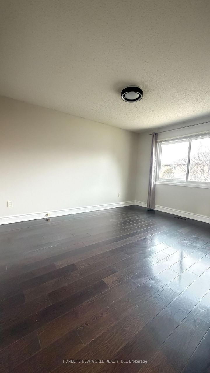 Photo 10 at 149 Huntington Park Drive, Thornlea, Markham