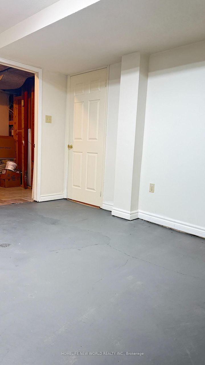 Photo 17 at 149 Huntington Park Drive, Thornlea, Markham