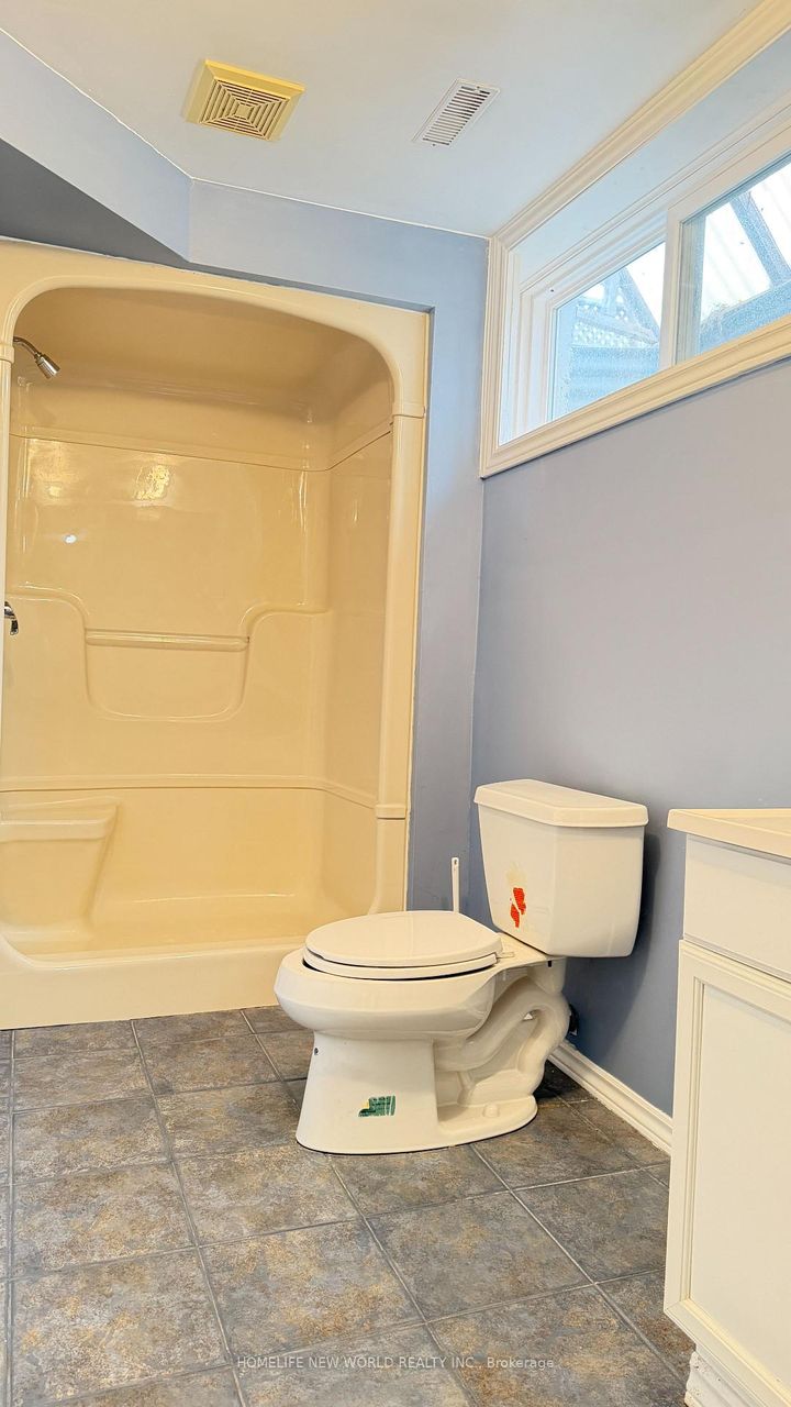 Photo 18 at 149 Huntington Park Drive, Thornlea, Markham