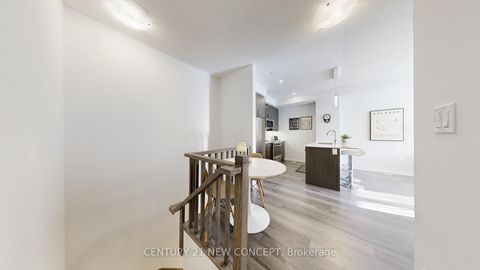 Photo 14 at TH 284 - 140 Honeycrisp Crescent, Vaughan Corporate Centre, Vaughan