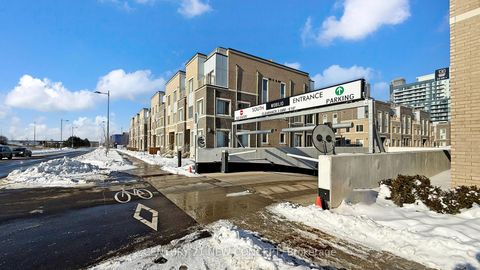 Photo 33 at TH 284 - 140 Honeycrisp Crescent, Vaughan Corporate Centre, Vaughan