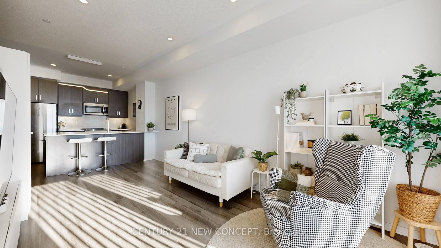 TH 284 - 140 Honeycrisp Crescent, Vaughan Corporate Centre, Vaughan photo number 2