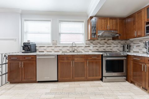 Photo 12 at 745 Glengrove Avenue W, Glen Park, Toronto