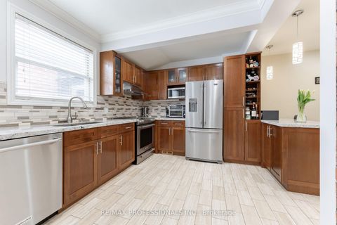 Photo 13 at 745 Glengrove Avenue W, Glen Park, Toronto
