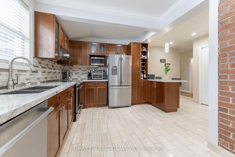 Photo 14 at 745 Glengrove Avenue W, Glen Park, Toronto