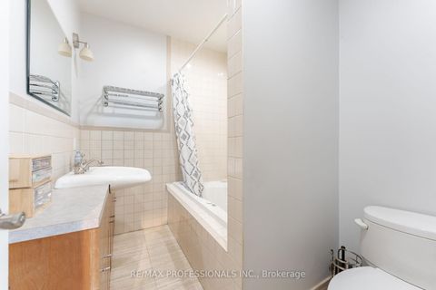 Photo 16 at 745 Glengrove Avenue W, Glen Park, Toronto