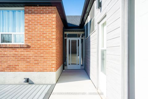 Photo 24 at 745 Glengrove Avenue W, Glen Park, Toronto