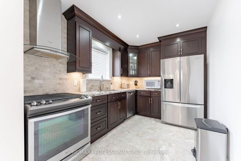 Photo 28 at 745 Glengrove Avenue W, Glen Park, Toronto