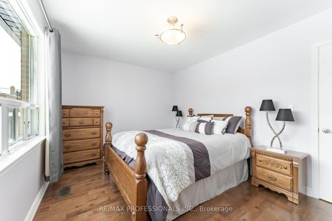 Photo 31 at 745 Glengrove Avenue W, Glen Park, Toronto