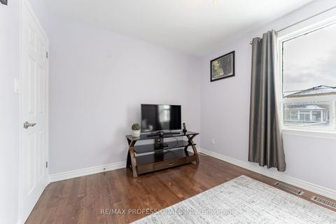 Photo 33 at 745 Glengrove Avenue W, Glen Park, Toronto