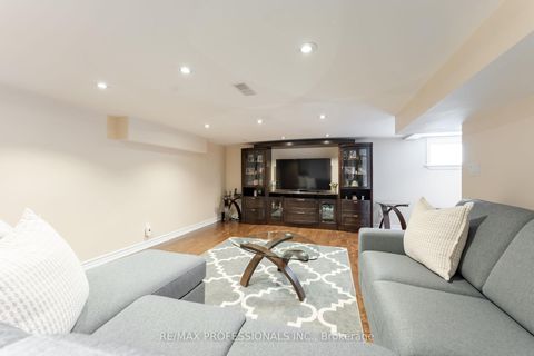 Photo 37 at 745 Glengrove Avenue W, Glen Park, Toronto