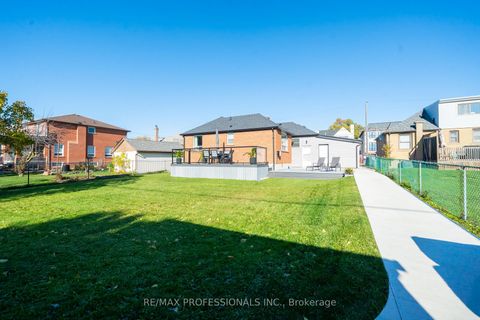 Photo 44 at 745 Glengrove Avenue W, Glen Park, Toronto