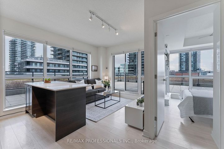 Photo 4 at 611 - 2200 Lakeshore Boulevard W, Mimico, Toronto