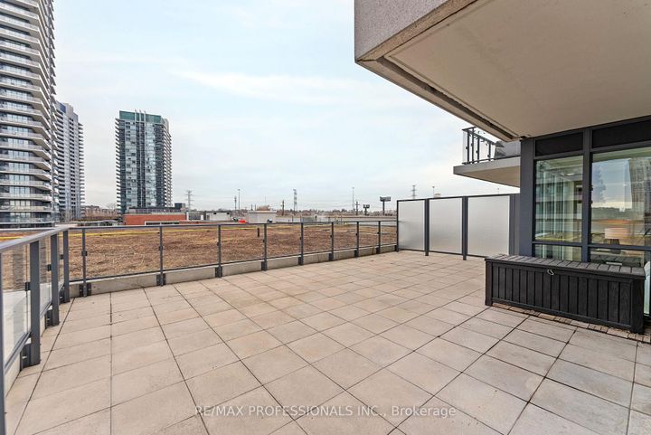 Photo 33 at 611 - 2200 Lakeshore Boulevard W, Mimico, Toronto