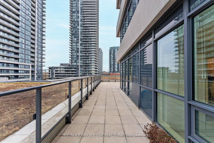 Photo 37 at 611 - 2200 Lakeshore Boulevard W, Mimico, Toronto