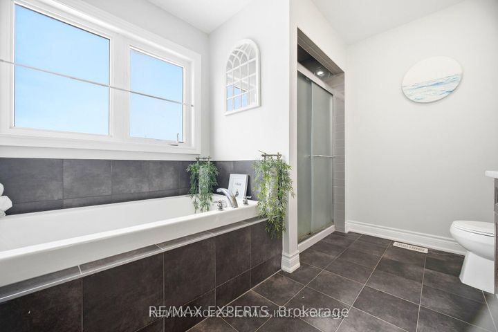 Photo 29 at 5 Mugford Crescent, Bram West, Brampton