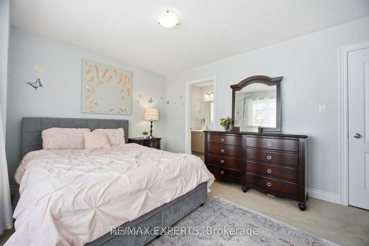 Photo 31 at 5 Mugford Crescent, Bram West, Brampton